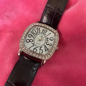 Cannes Leather Band Silver Tone Y2K Women’s Watch New Battery
